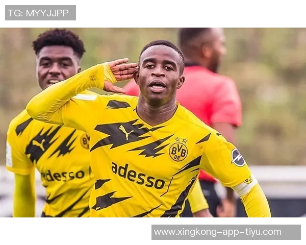 多特蒙德宣布与34岁门将迈尔续约至2027年，继续为球队贡献力量