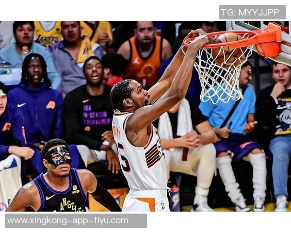 浓眉谈球队精神:信任与竞争并重展现团队凝聚力与斗志 浓眉谈球队精神:信任与竞争并重展现团队凝聚力与斗志