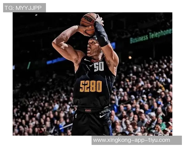 阿隆戈登半场表现出色与约基奇默契配合贡献16分5板2助 阿隆戈登半场表现出色与约基奇默契配合贡献16分5板2助