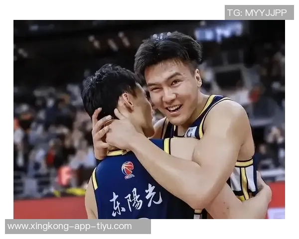 黄荣奇重返南京同曦与贝帅再度携手签下为期一年的C类合同 黄荣奇重返南京同曦与贝帅再度携手签下为期一年的C类合同