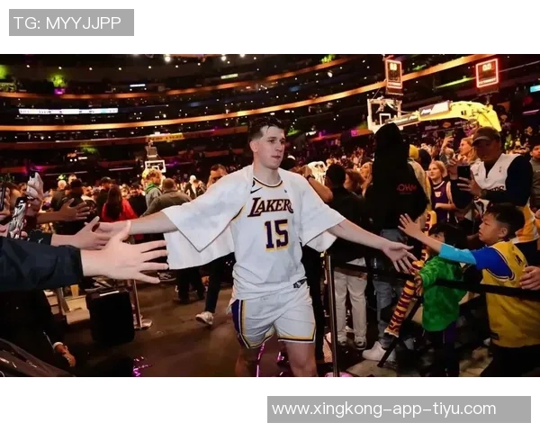 小里弗斯分析老詹在湖人角色转变为何需无球打法而非持球核心 小里弗斯分析老詹在湖人角色转变为何需无球打法而非持球核心