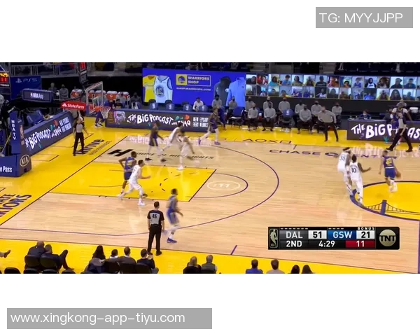 米切尔半场表现稳定15分钟内高效砍下14分2板助力球队进攻